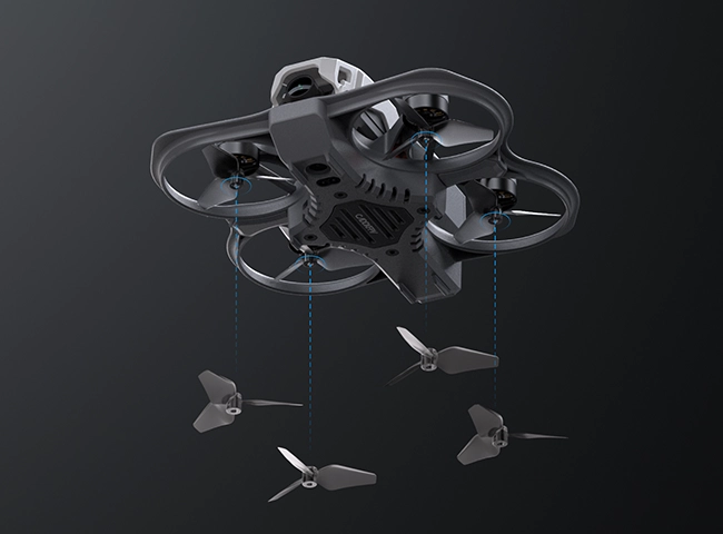 附赠四片桨叶<br>飞行更安心